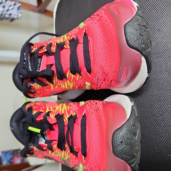 New Balance shoes - Picture 2 of 9